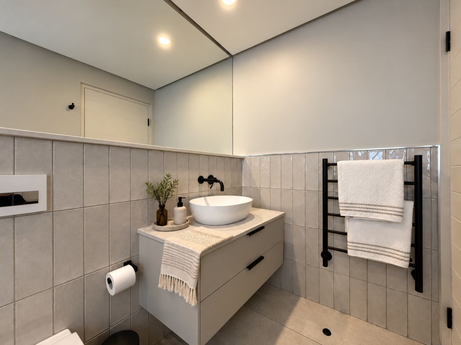 1 Bedroom Property for Sale in Sea Point Western Cape